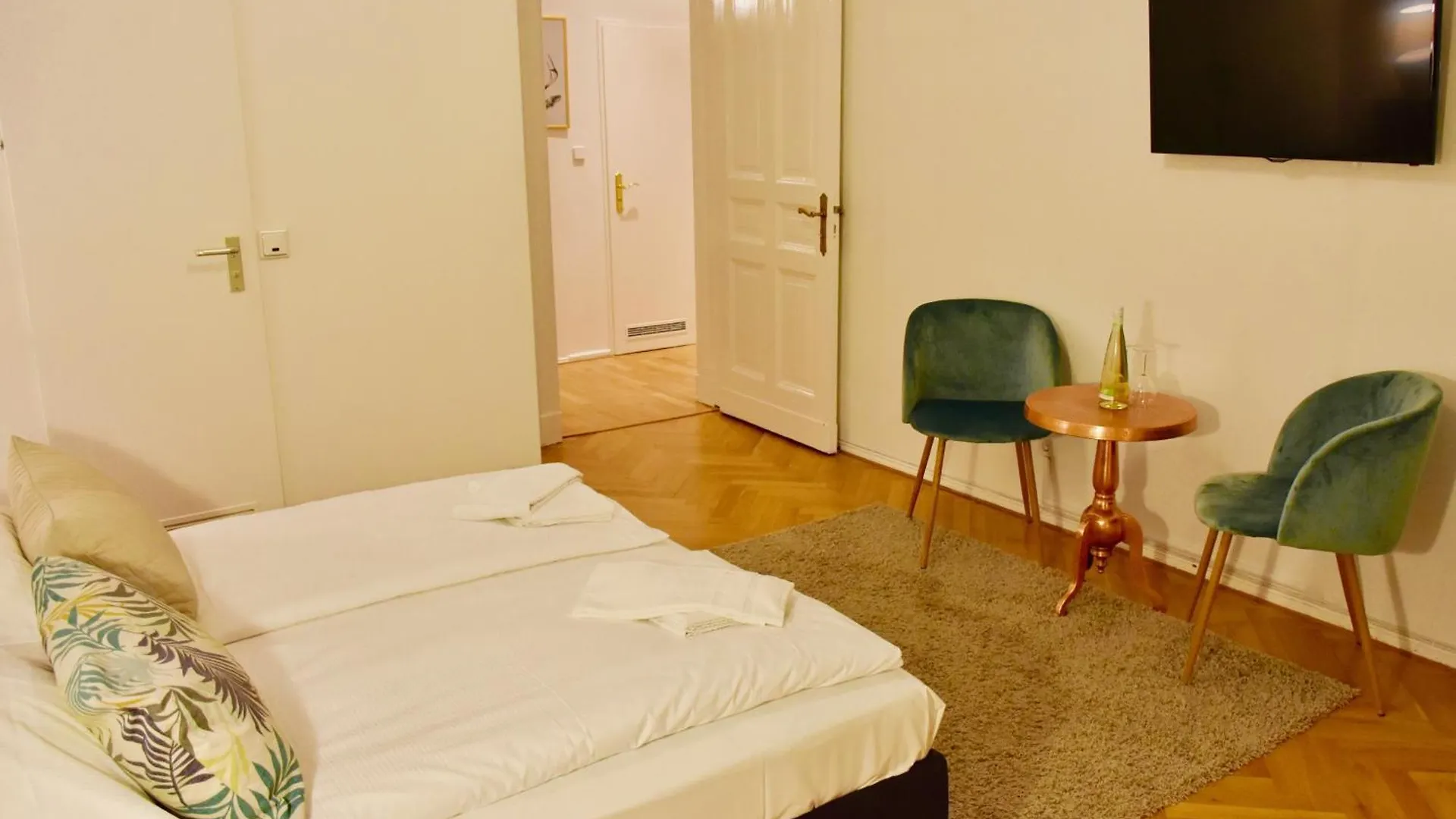 Apartments Im Thueringer Hof Berlin Germany