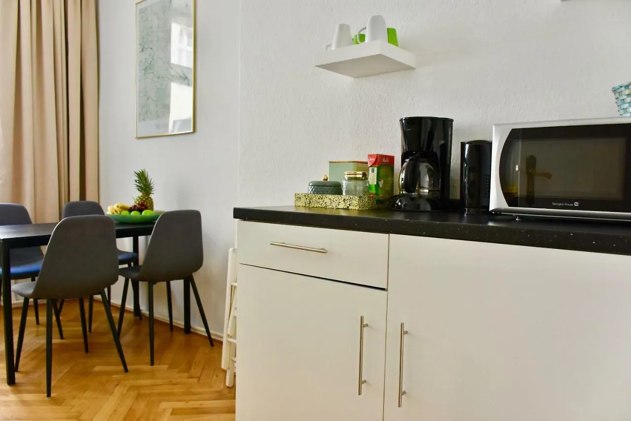 Apartments Im Thueringer Hof Berlin 0*,